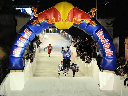 Průhledné mantinely na akci Red Bull Crashed Ice 2009