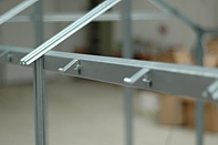 Sicherung und Verbindung der Hohlkammer-Polycarbonatfüllungen Sicherung und Verbindung des Polycarbonates